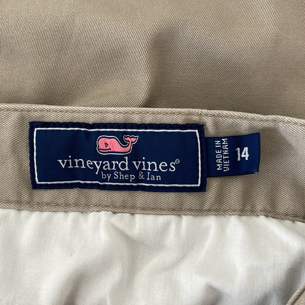 VINEYARD VINES Khaki Shorts - Picture 4 of 7